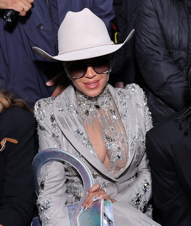 Beyoncé Lights Up NYFW with Unexpected Luar Fashion Show Appearance 