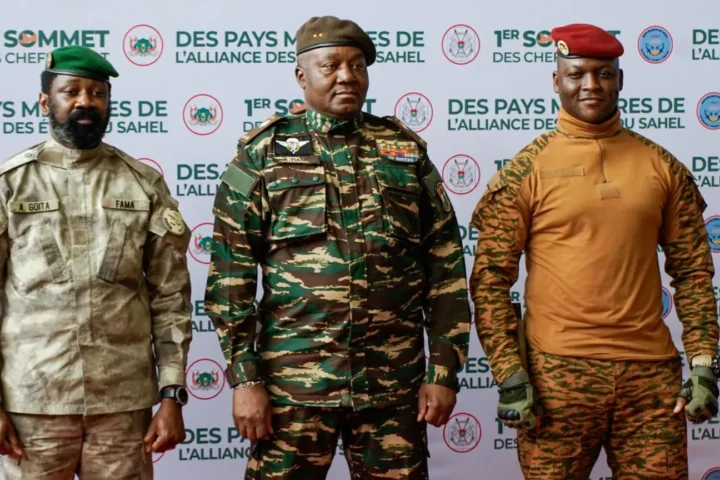 Interim President of Mali Colonel Assimi Goita (L), head of military junta in Niger Abdourahamane Tchiani (C) and Interim leader of Burkina Faso Ibrahim Traore (R) - BBC